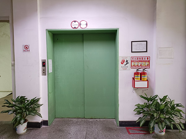 电梯区域